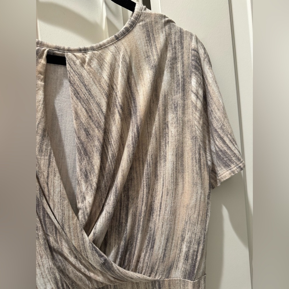 Lisa Rinna Collection Women's Tan Top size medium - Picture 4 of 6